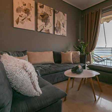 Seafront Kalamata Haven - Blue Luxury Suite エクステリア 写真