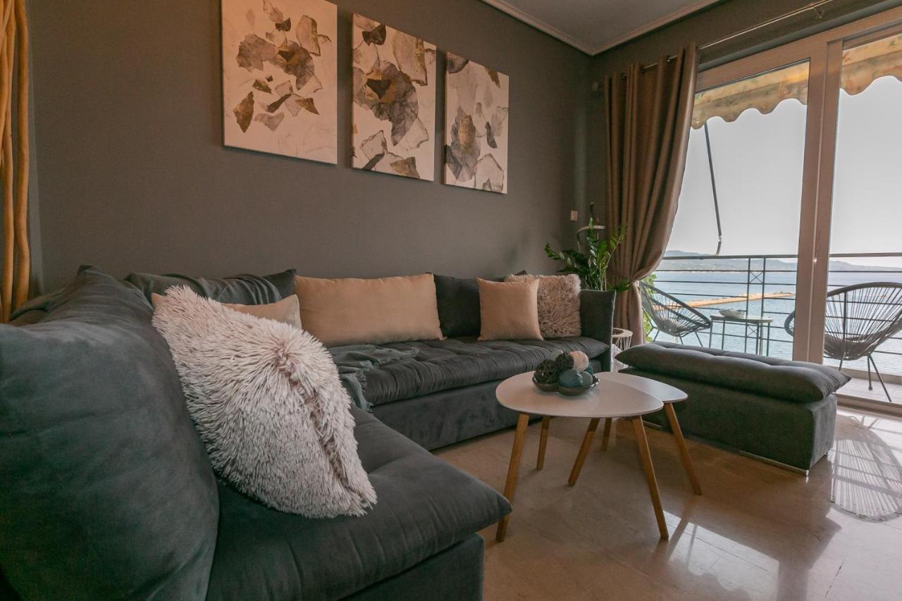 Seafront Kalamata Haven - Blue Luxury Suite エクステリア 写真