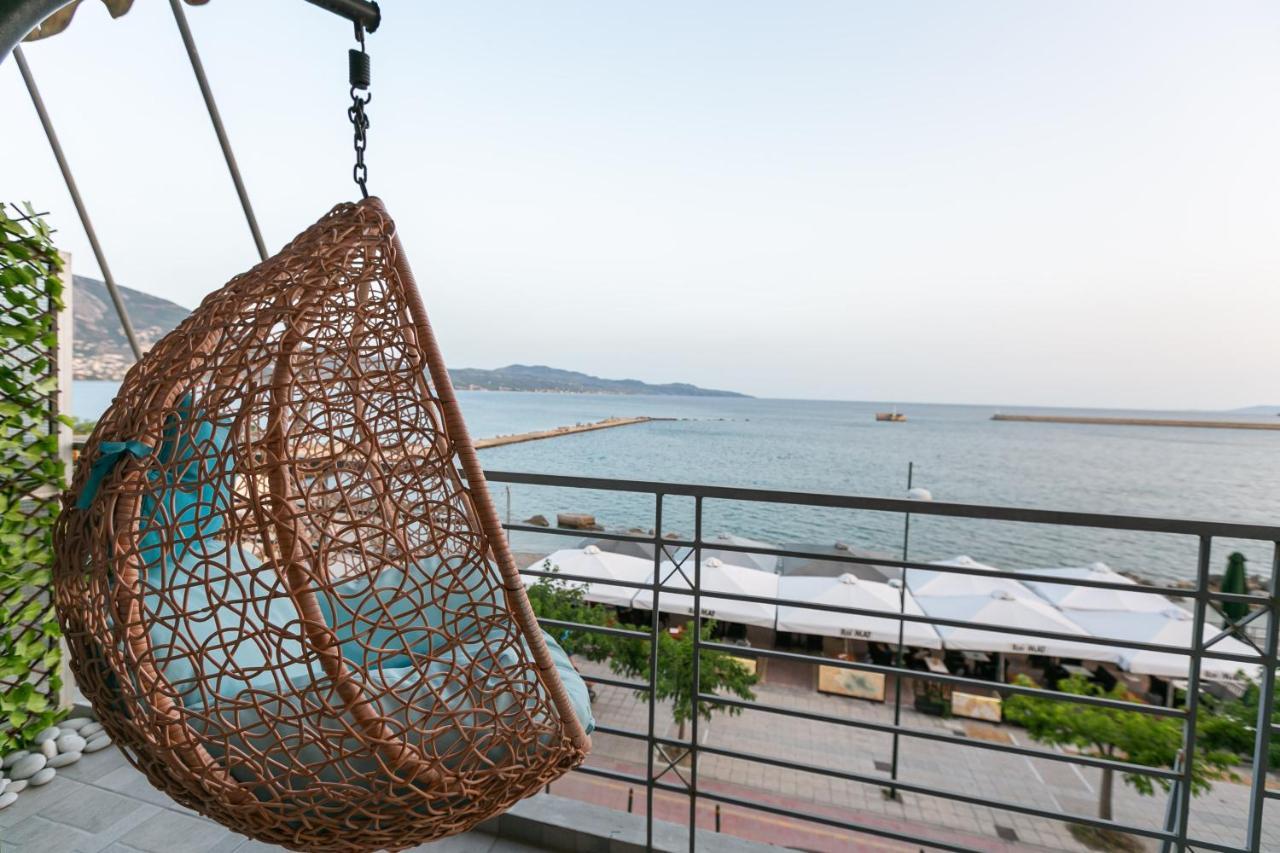 Seafront Kalamata Haven - Blue Luxury Suite エクステリア 写真