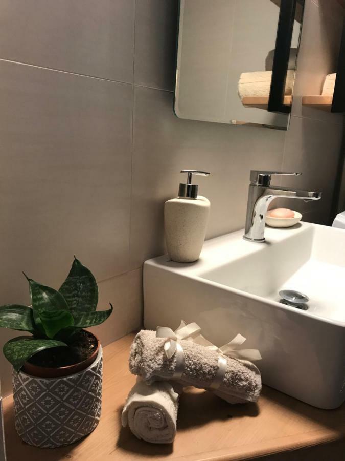 Seafront Kalamata Haven - Blue Luxury Suite エクステリア 写真