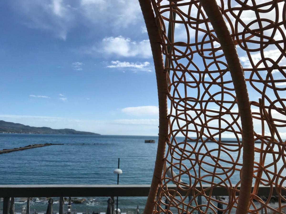 Seafront Kalamata Haven - Blue Luxury Suite エクステリア 写真